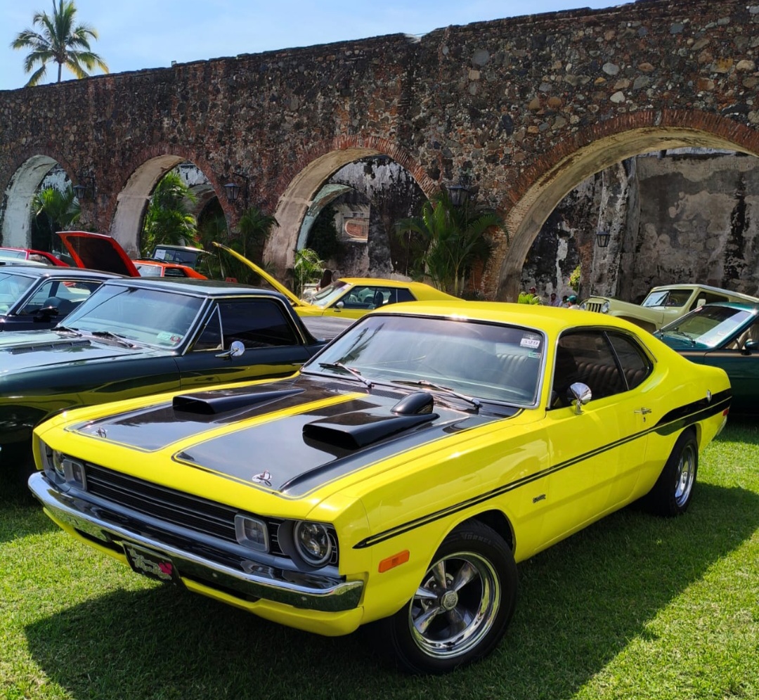 Chrysler Phymouth Valiant Duster