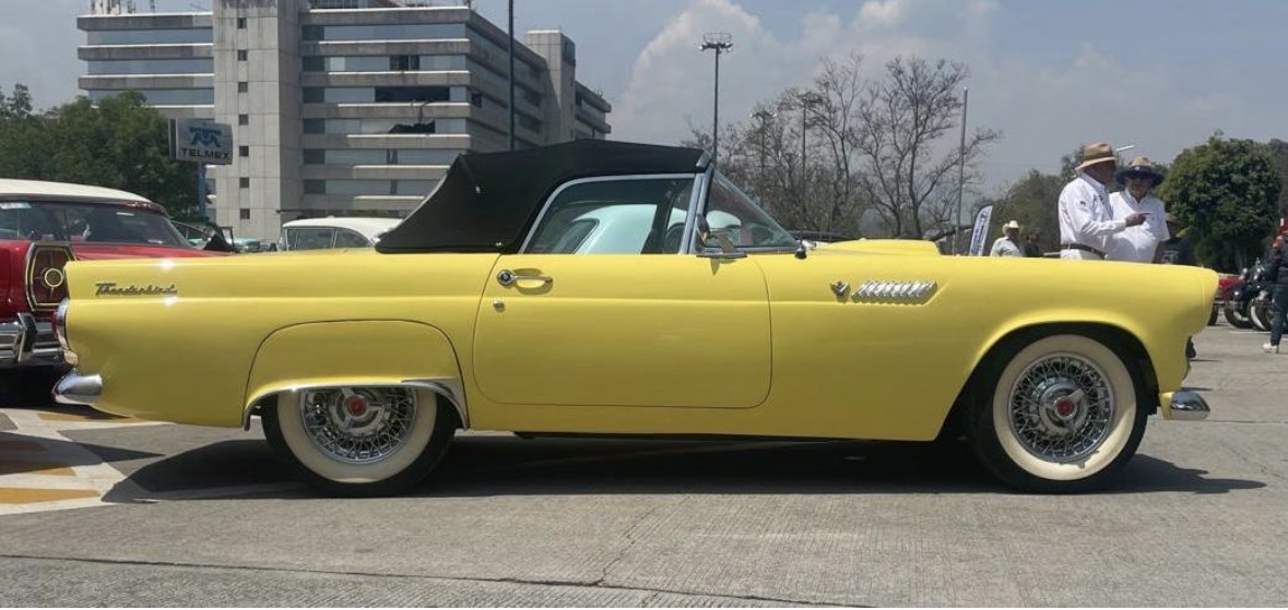 Ford Thunderbird