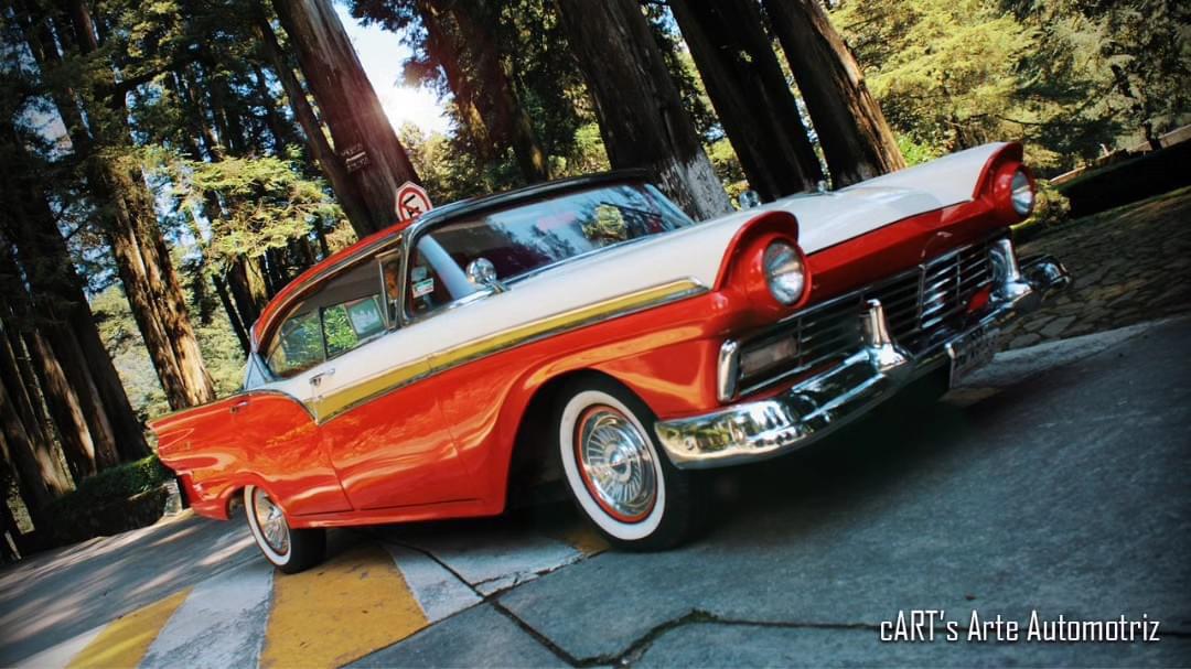 Ford Fairlane Town Victoria