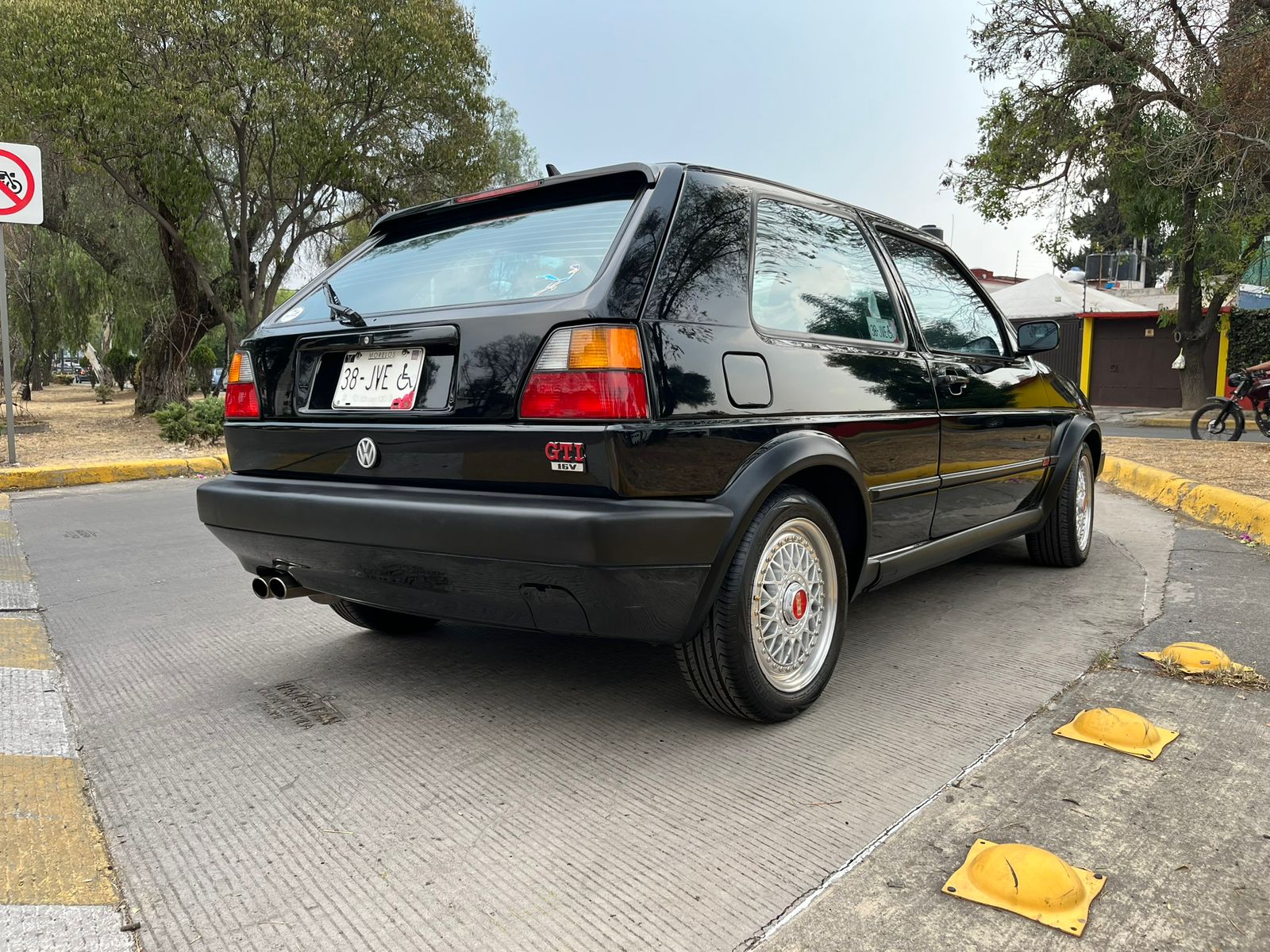 VOLKSWAGEN GOLF GTI 16V
