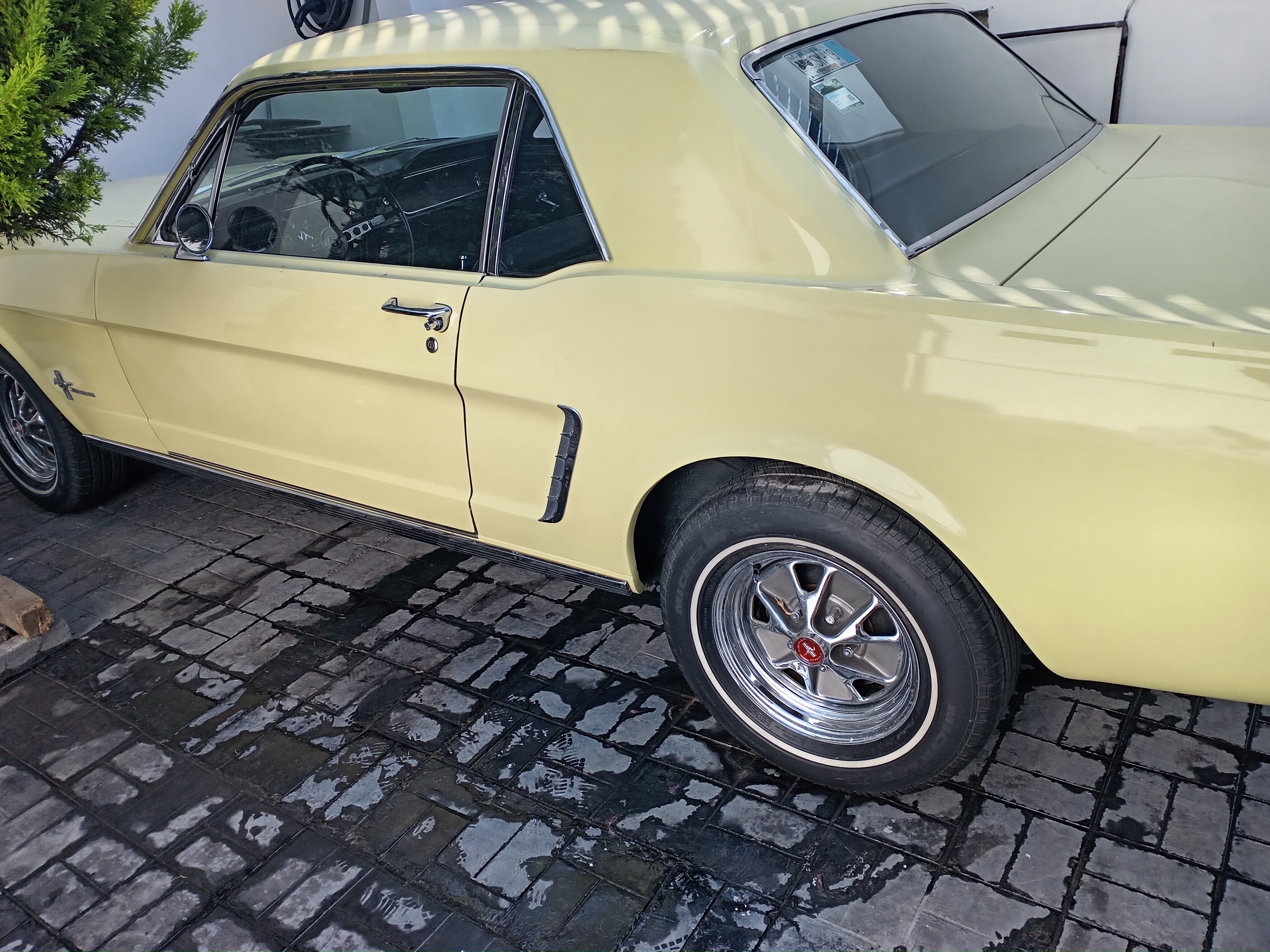 FORD MUSTANG HARD TOP