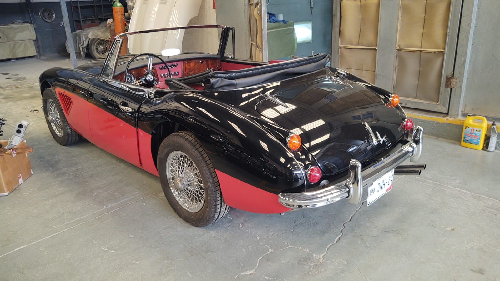 Austin Healy BJ8 3000